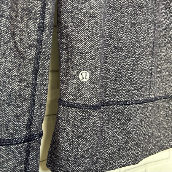 Lululemon Daily Yoga Jacket size 6 - Picture 10 of 10